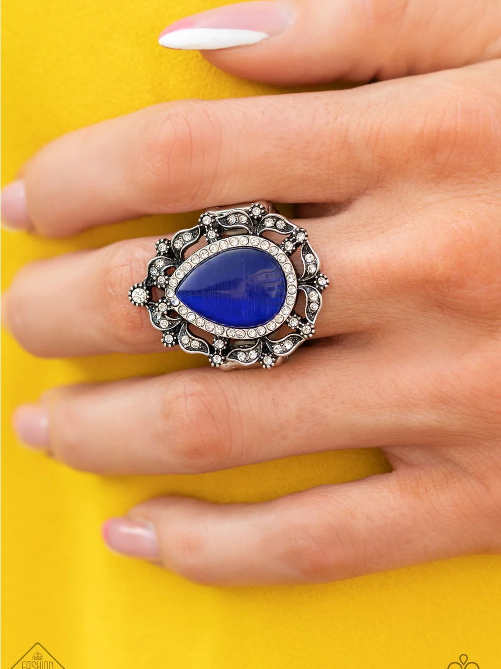 ❤️‍🔥5/$25❤️‍🔥 Iridescently Icy Blue Ring